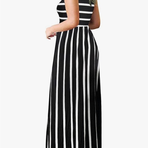 Chic Striped Maxi Dress in Black and White - Picture 4 of 10